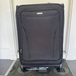 Samsonite 31” Spinner Suitcase 