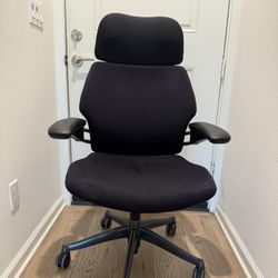 Humanscale Freedom ®️Fully Loaded Office Chair With Headrest
