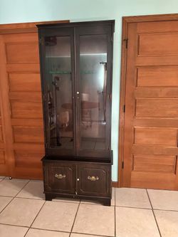 Gun cabinet