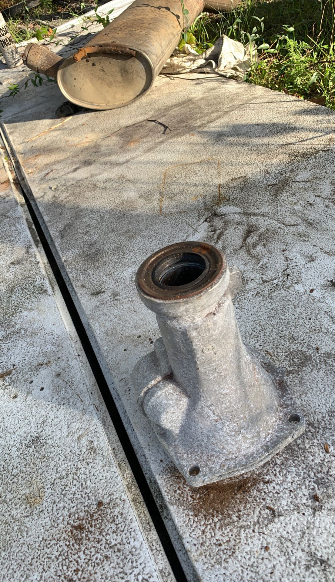 700r4 transmission tail shaft housing for Sale in Chuluota, FL OfferUp