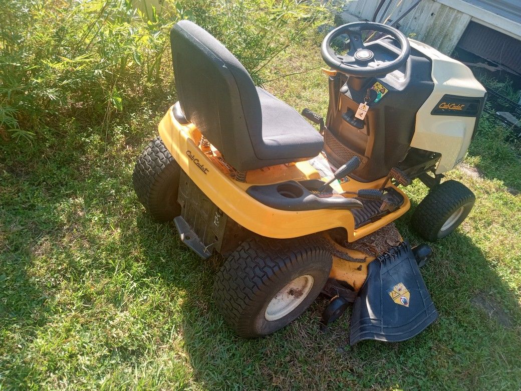 Cub. Cadet 46 In Deck LTX1045 for Sale in Savannah, GA OfferUp