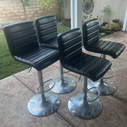 4 Adjustable Bar Stools