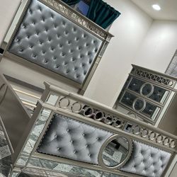 Only Available In Size Queen $720 Firm Price Financing Available Brand New In Box Grey Velvet Faux Crystal Tufting Mirrored Accent