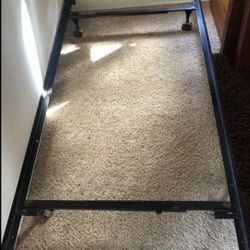 TWIN SIZE METAL BED FRAME