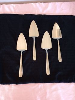 Cambridge Silversmiths Pie Server set of 4