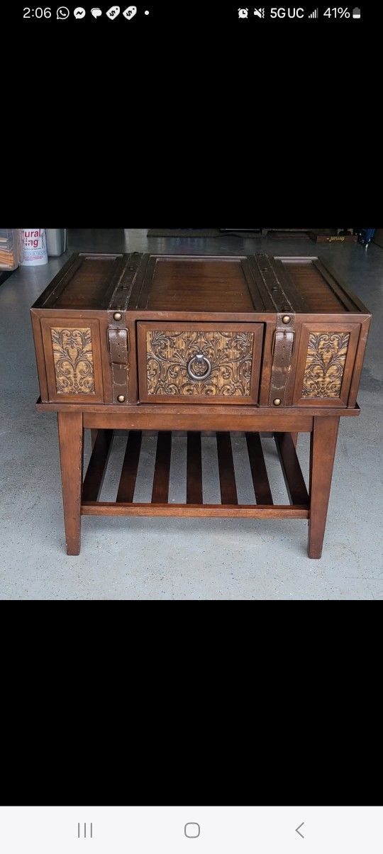 Side Table / End Table / TV Console Table