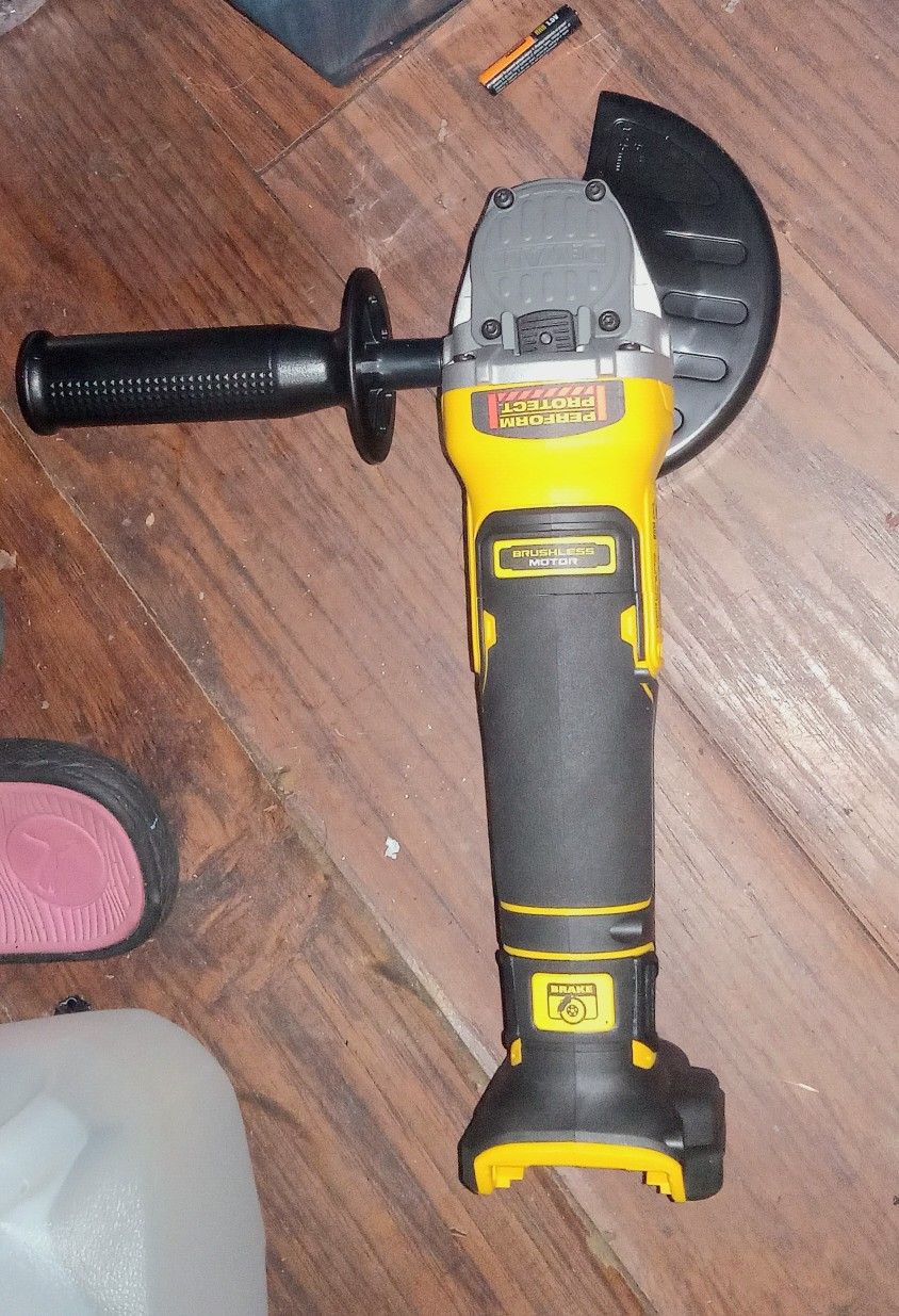 Dewalt Grinder 5"