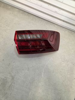 2020 to 2025 Volkswagen Jetta right passenger side tail light