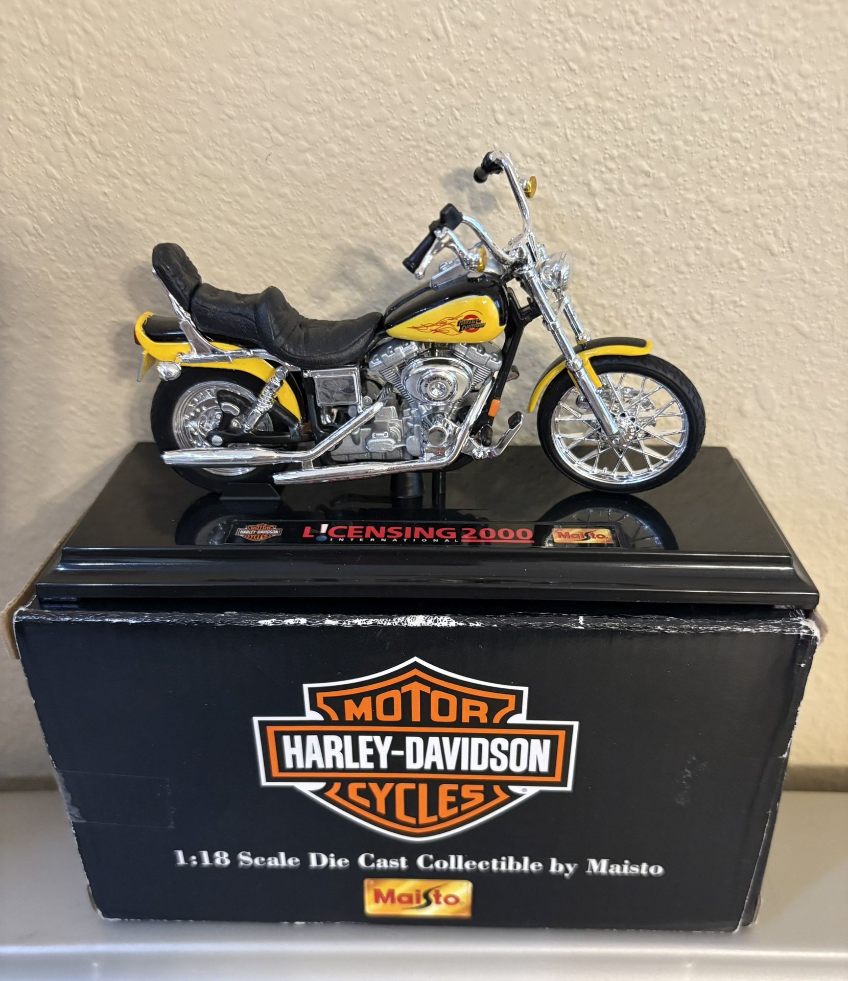 Harley-Davidson Cycles Die Cast Collection 2000 1:18 Scale By Maisto