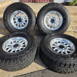 18" RACELINE rims w- 37x13.50R18 Toyo RT tires 