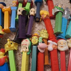 Older Pez Collection all Is Good Shspr.nothing Is Broken!!e.!