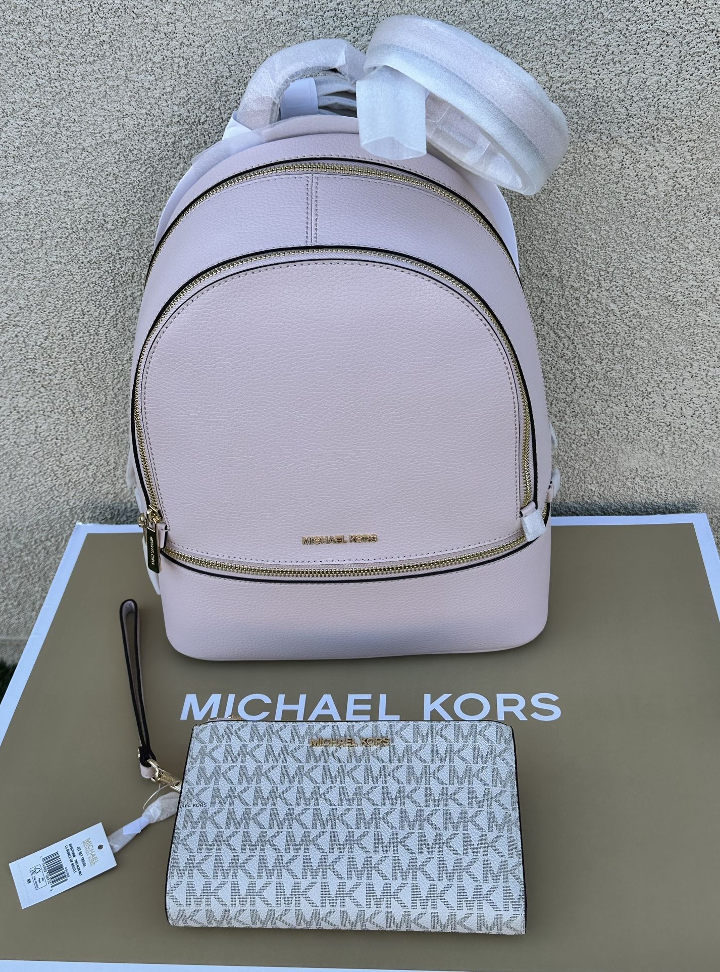 Michael Kors Rhea M Backpack with Large Wallet, New in Gift Box/Set de Mochila y Cartera MK
