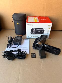 Canon VIXIA HF R500 Full HD Camcorder Bundle