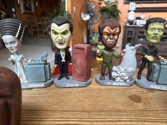 Rear Universal Studios Bobble Head Piggy Bank