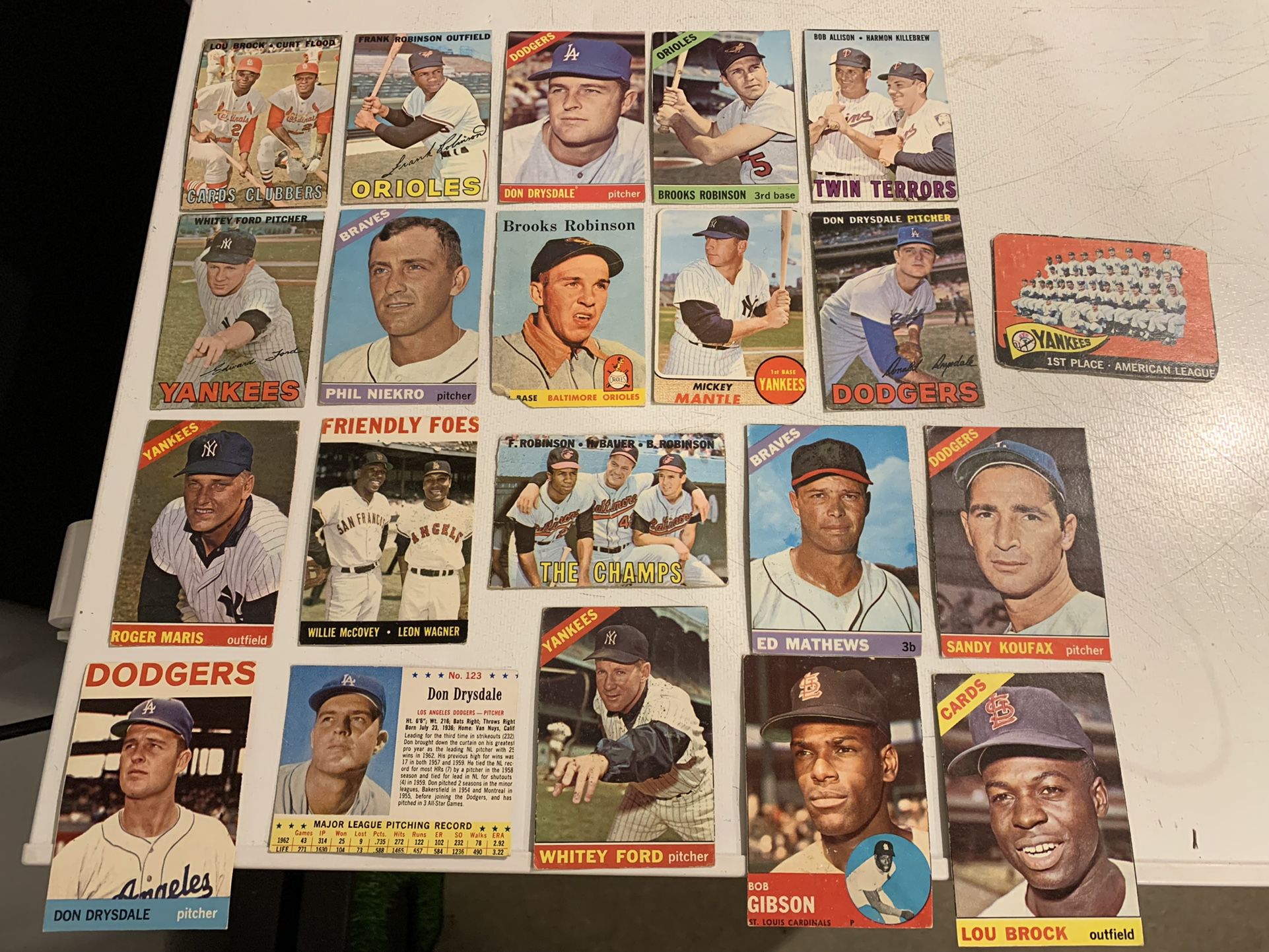 Vintage Baseball Cards 1960’s Micky Mantle and More 