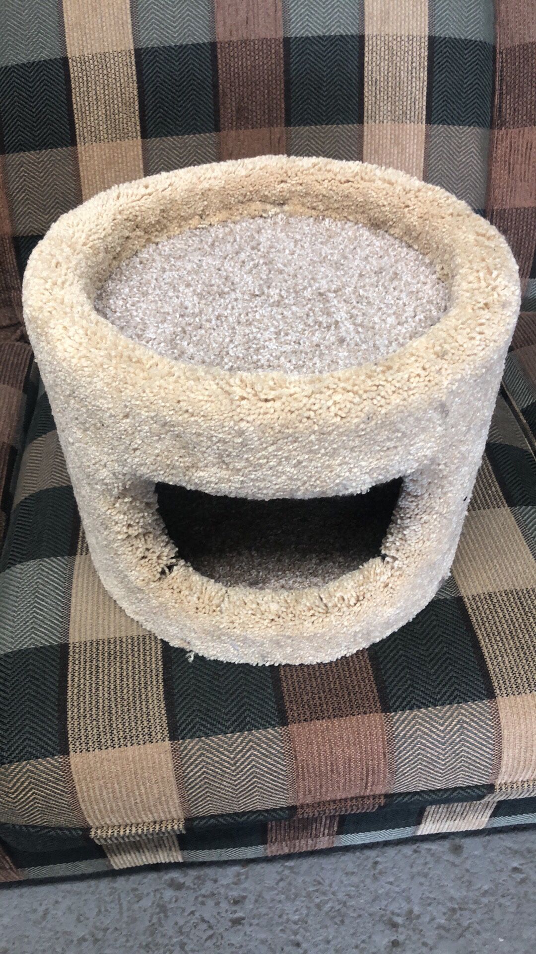 Car condo 12” round very good condition