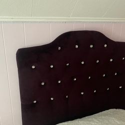 Two Twin Bed With Box And Mattresses 