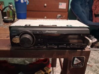 Pioneer car stereo USB Bluetooth aux