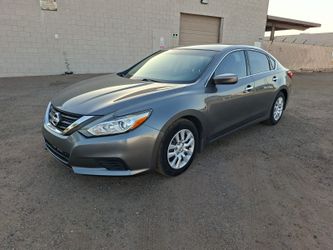 2017 Nissan Altima 4-Door Sedan