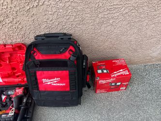 milwaukee light and bag