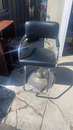Free  Salon Chair /  first come first serve