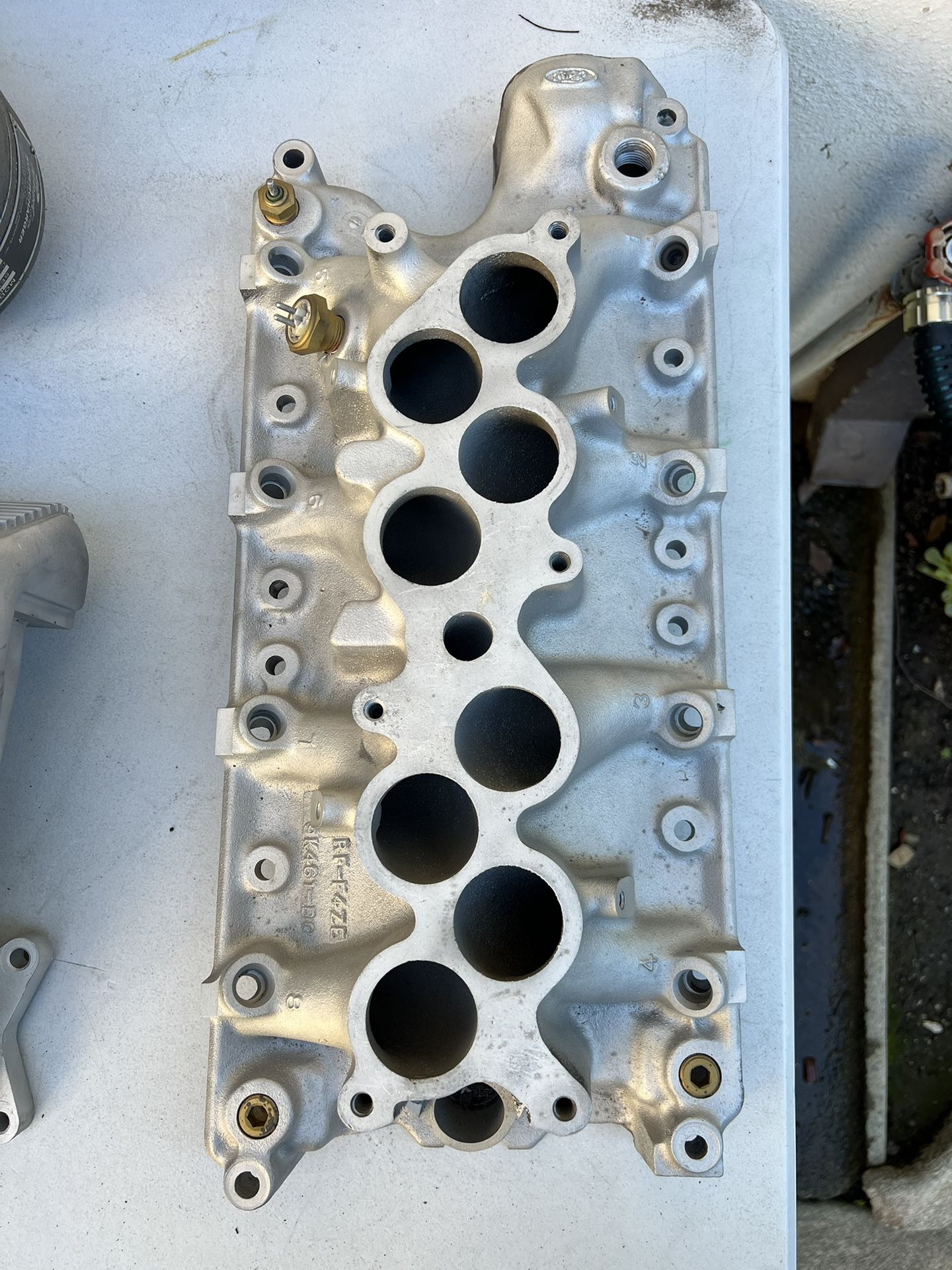 Cobra Gt40 Intake Manifold + Tall Valve covers for Sale in Lake View Terrace, CA OfferUp