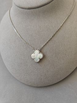 VCA Clover White Mother Of Pearl Necklace