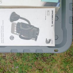 Various phone mounts for car Got Around 40 In All