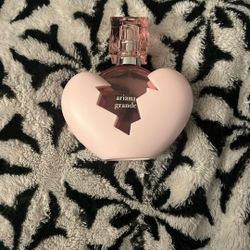 Ariana grande parfume