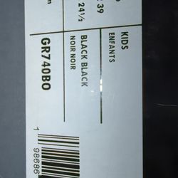 brand new triple black new balance, 740