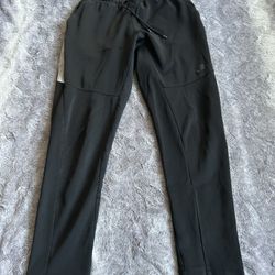 Nike nsw Tribute joggers Black size medium Euc 