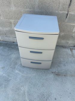 Plastic drawers