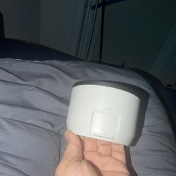 Sony ALC-SH151 Lens Hood  for Sony FE 100-400mm f/4.5-5.6 GM OSS lens. 