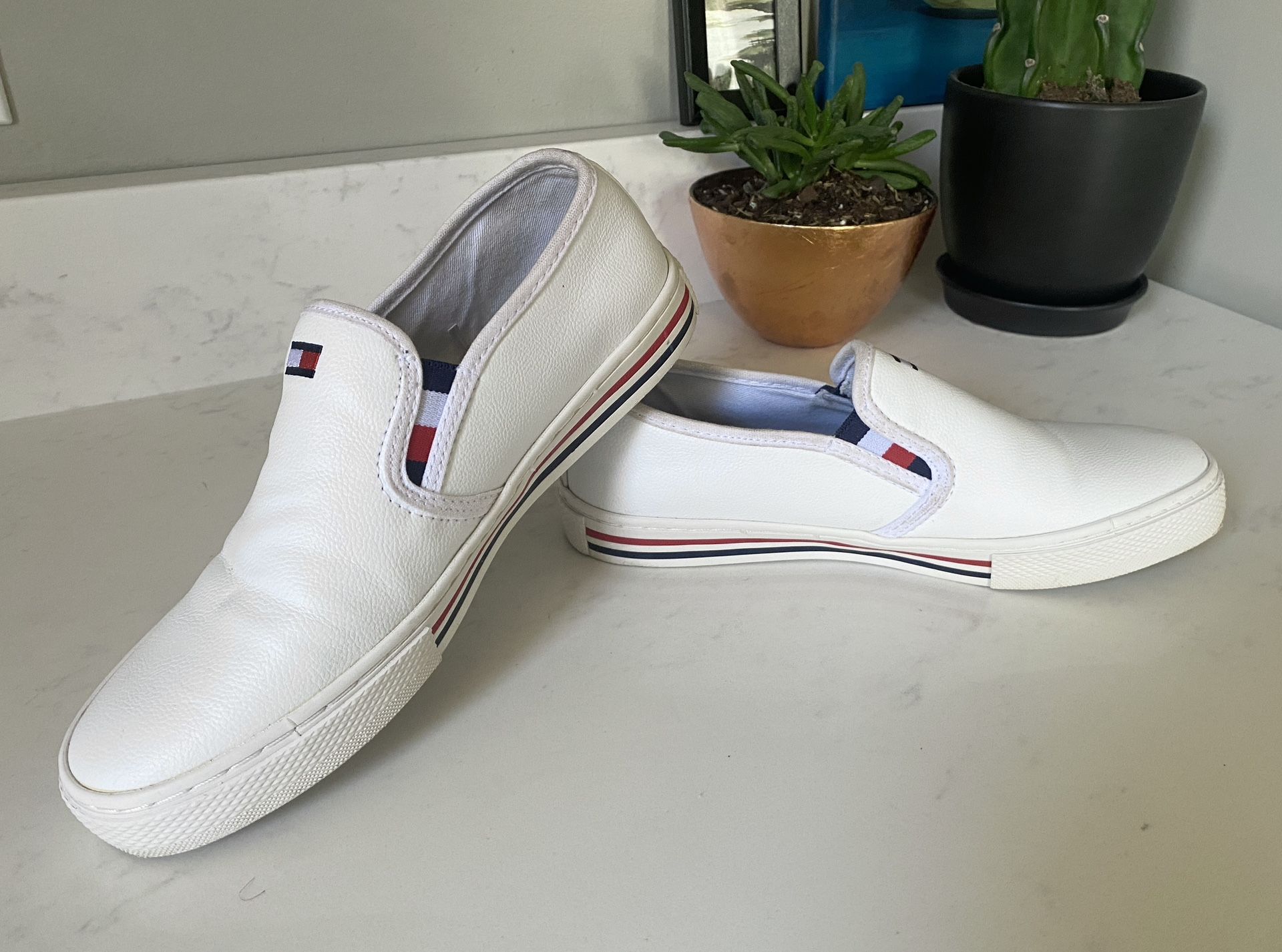 TOMMY HILFIGER: sneakers in recycled synthetic leather with Velcro - White