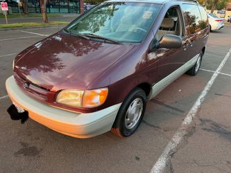 1998 Toyota Sienna