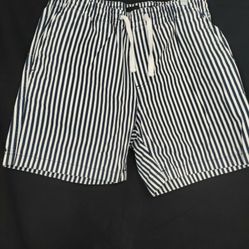 Relaxed Fit Shorts - H&M Brand 32R - Medium)