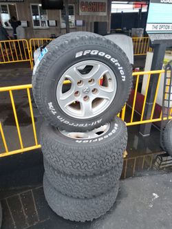 OEM 5-Spoke Aluminum RAM wheels