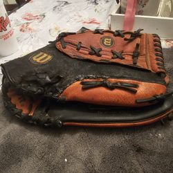 Softball Glove Wilson 14 Inches 