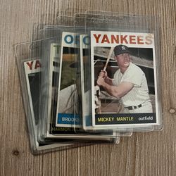 Vintage baseball cards selling altogether if you’re interested, I can send you a video of all the cards