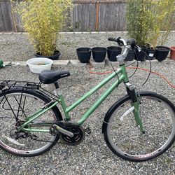 Schwinn hybrid series crest bike 3x7 speeds tires 26”