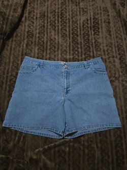 Womens Vintage Cherokee shorts size 18