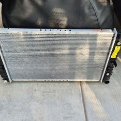 2003 Chevrolet Tahoe Radiator