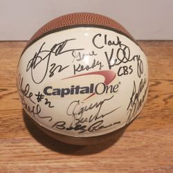 NCAA - Final Four - 2015 - Autographed Basketball - Christian Laettner / Clyde Drexler / Quinn Buckner / Clark Kellogg / Gene Keady / Rollie Massimino