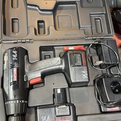 CRAFTSMAN CORDLESS DRILL 14.4 Volt With Battery And Charger