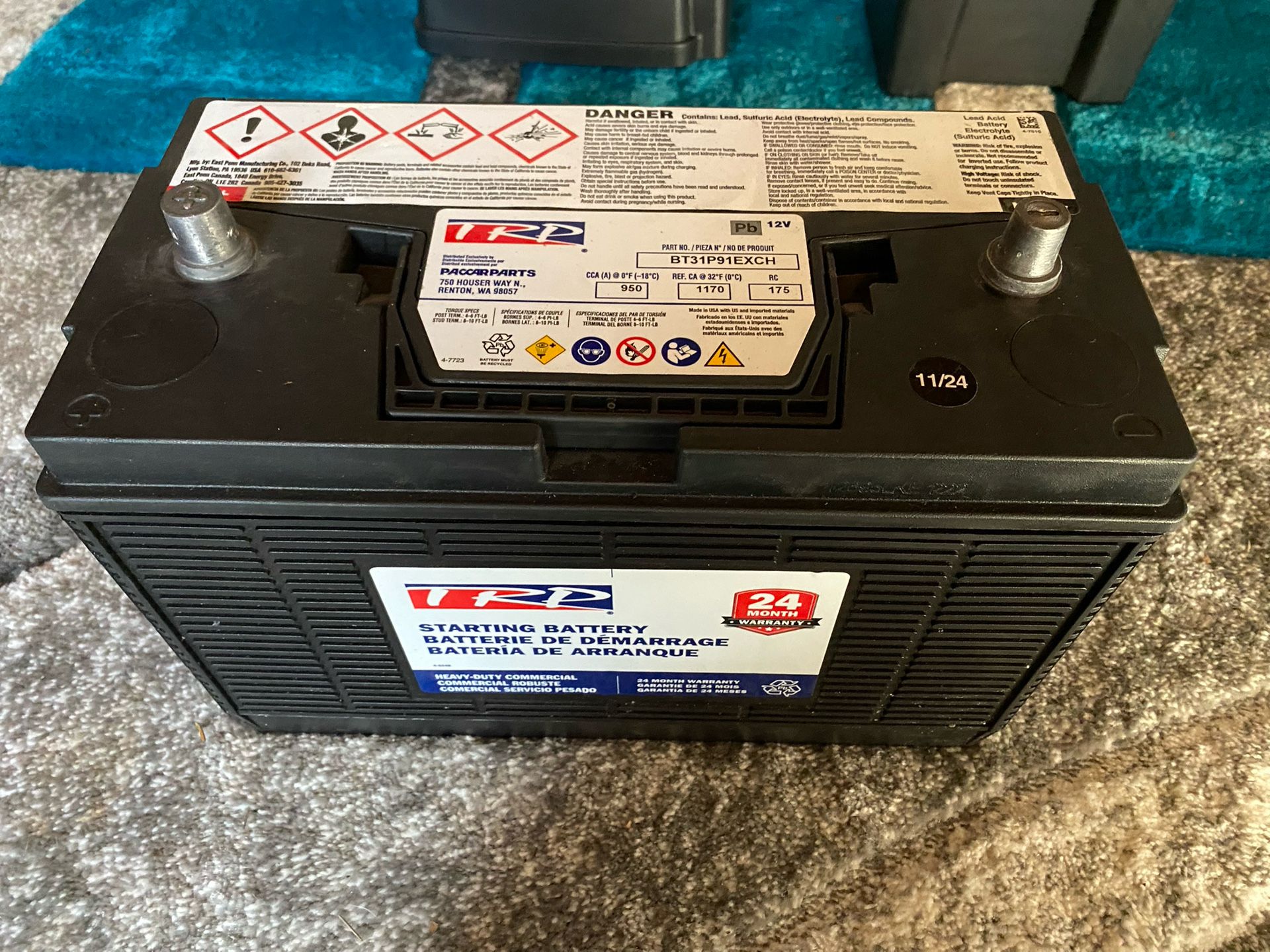 12 V Truck Battery 950 CCA, Type 31 W/ Terminals and Box