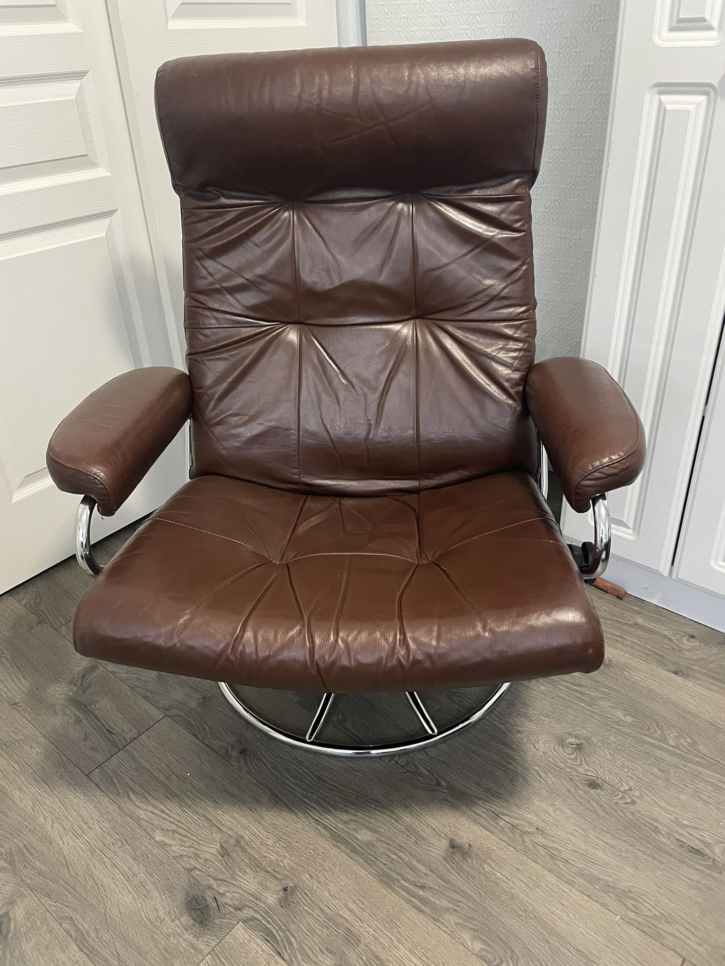 Ekornes Stressless Recliner Leather Chair NO Footrest 