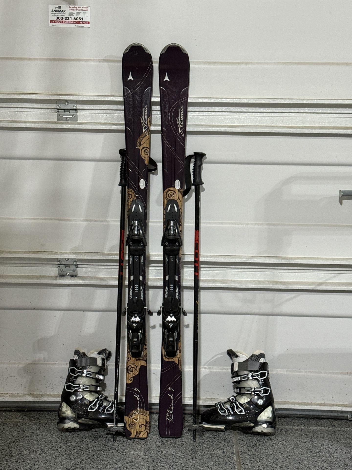SKI PACKAGE Atomic Cloud 7 149cm Skis + XTL9 Bindings + Salomon 25.5 Boots + Scott Poles