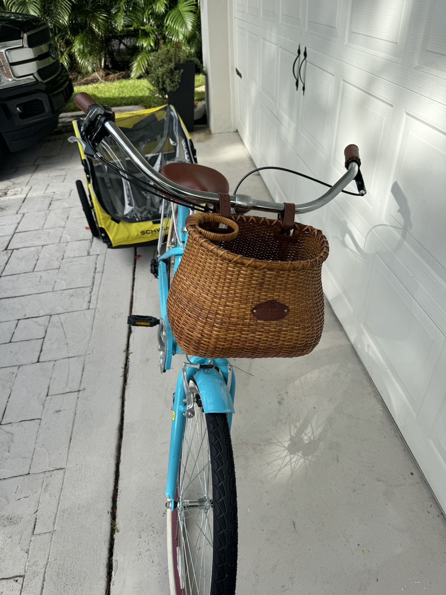 Beach cruiser With Schwinn Bike Trailer