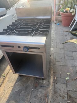 Commercial gas stove