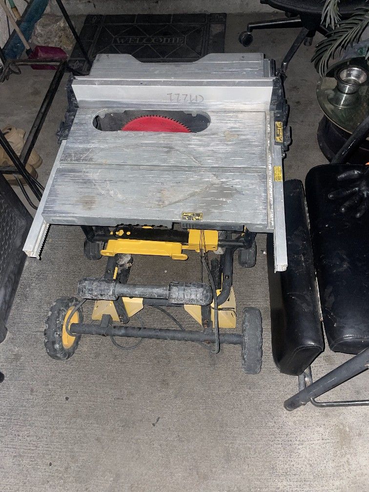 Jobsite Table Saw Dewalt